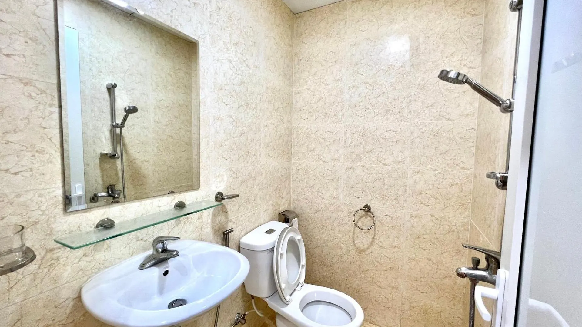 Oceanus Vien Trieu Apartment & Hotel נה טראנג וייטנאם